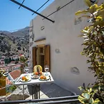 Kalosymi Studio, Lejlighed Simi