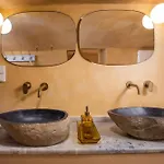 Kalosymi Studio, Lejlighed Simi