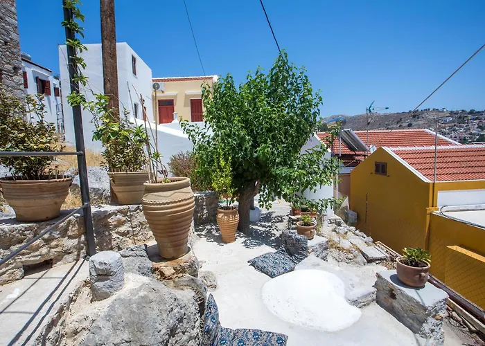 Kalosymi Studio, Simi