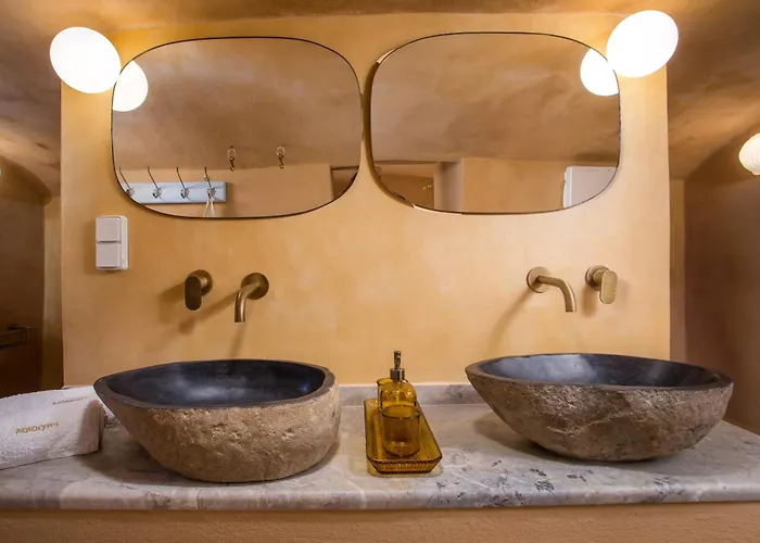 Kalosymi Studio, Daire Simi
