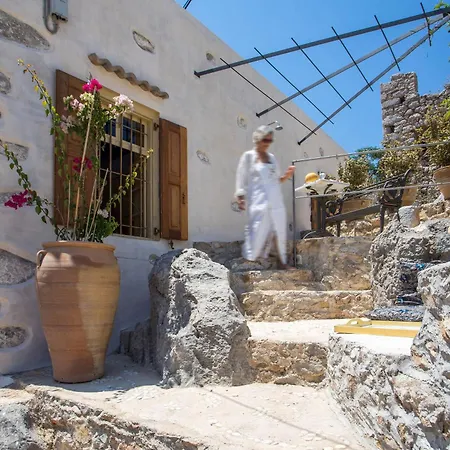 Kalosymi Studio, Σύμη