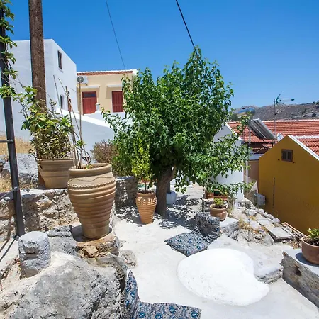 Kalosymi Studio, Σύμη