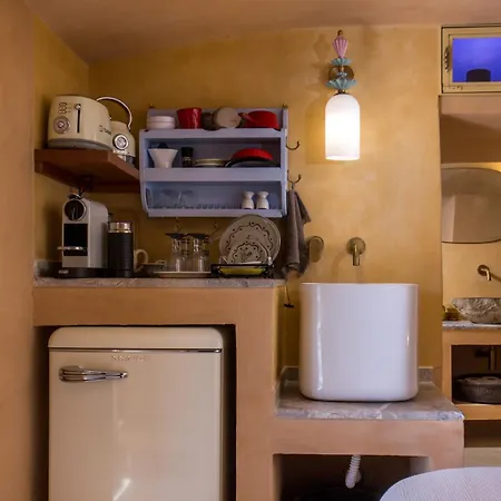 Kalosymi Studio, Σύμη